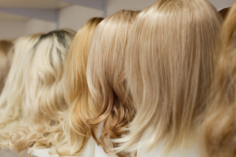 how to human hair wigs differ from synthetic wigs
